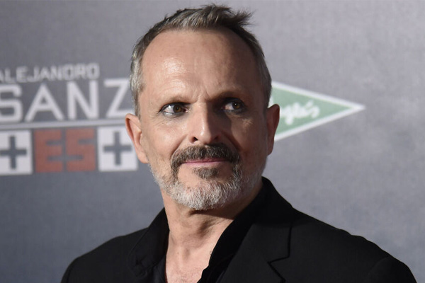 Bosé afirma que España conspira con Bill Gates para implementar microchips