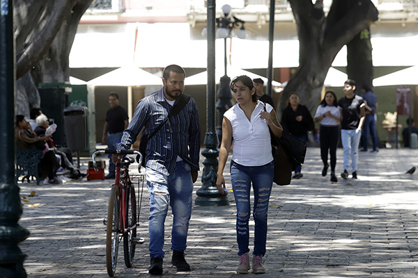 Uso de cubrebocas: medida obligatoria en España, casi ignorada en México