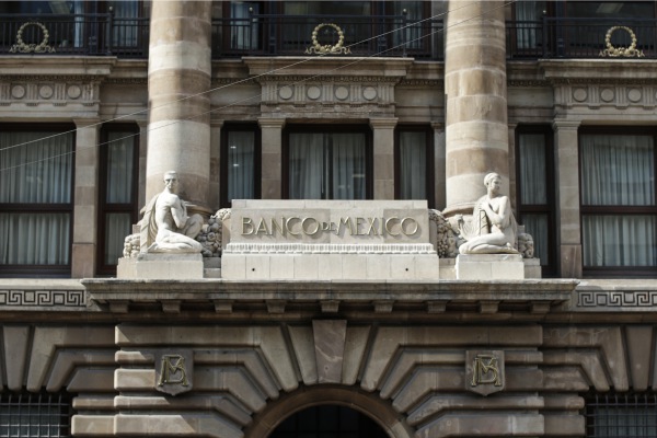 Banxico ve riesgos para sistema financiero mexicano por COVID-19