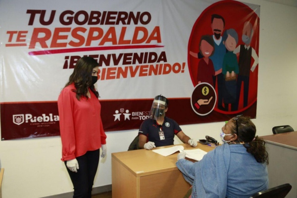 Claudia Rivera supervisa transparencia en entrega de apoyos municipales