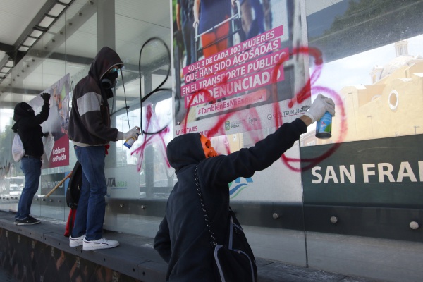 Encapuchados marchan y hacen pintas por el caso Giovanni López