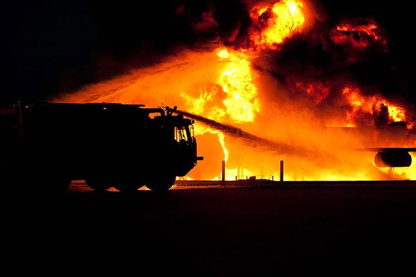 Varios muertos y más de 100 heridos por explosión de camión cisterna en China
