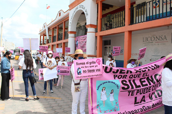 Exigen justicia en Acajete por el feminicidio de Gardenia y Dulce