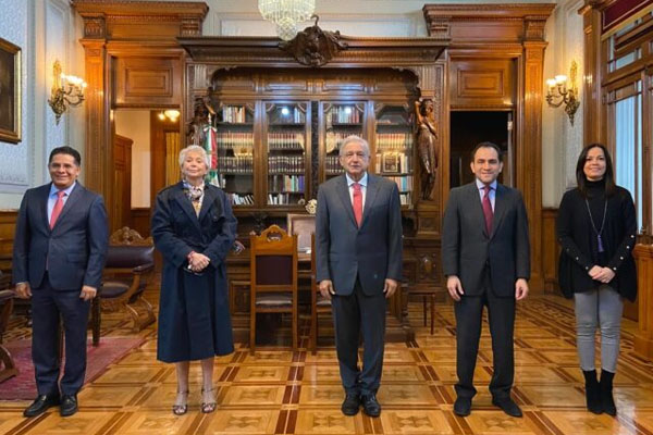 Gobernación y Hacienda intercambian funcionarios; dicen que así se ayudará a los necesitados
