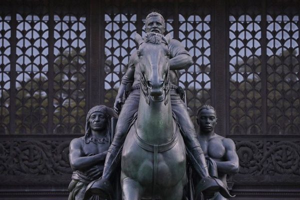 Retirarán icónica estatua de Theodore Roosevelt de museo de Nueva York