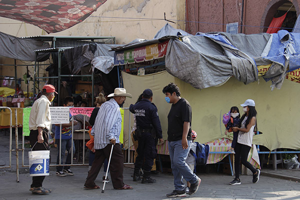 Confinamiento y medidas sanitarias pasan a segundo plano en municipios poblanos