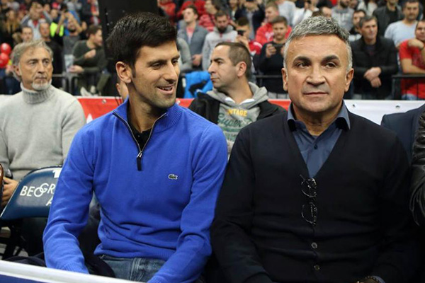 Padre de Djokovic señala a Dimitrov como responsable de los contagios de COVID-19