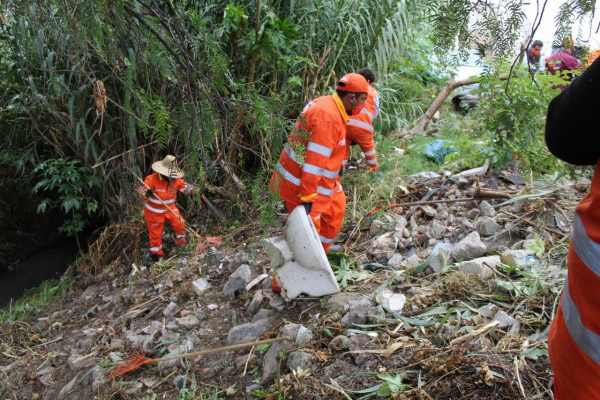 OOSL continúa limpieza de ríos, barrancas y vasos reguladores para evitar inundaciones