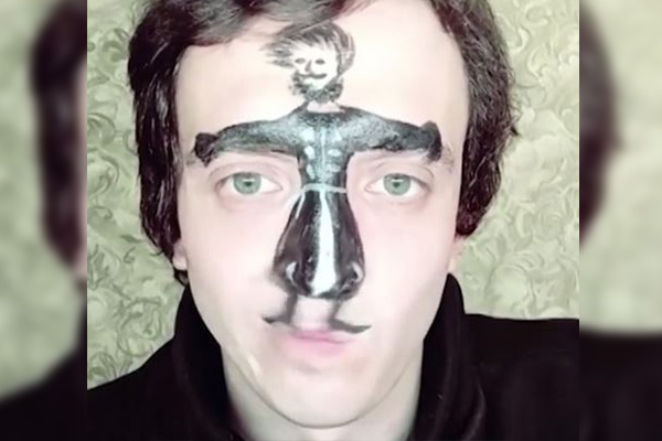 Un “tiktoker” ruso deja a todos boquiabiertos con sus bailes faciales
