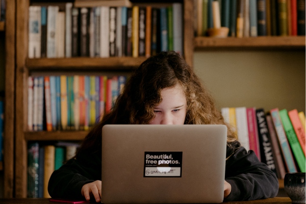 Control parental, opción para proteger a menores en redes sociales