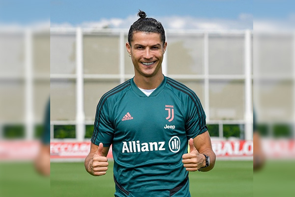 Nueva imagen de Cristiano Ronaldo desata los memes en redes sociales