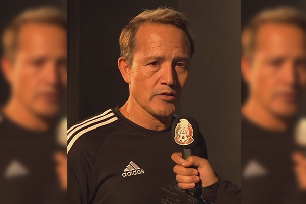 Luis Hernández causa furor con disfraz de Yondu de los Guardianes de la Galaxia