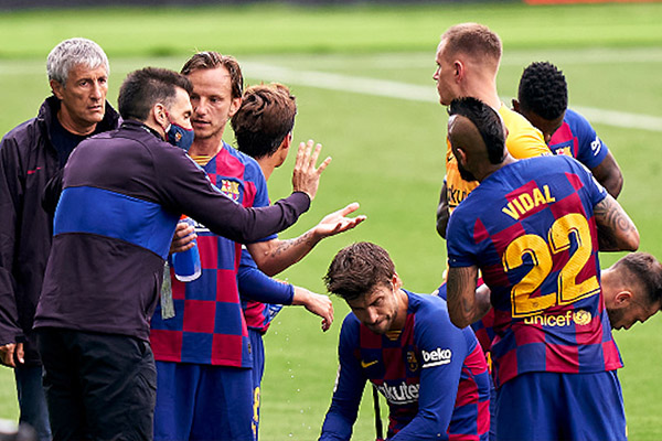 Messi hace su gol 700 en el empate del Barcelona contra el Atlético de Madrid