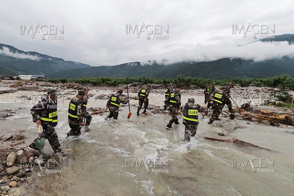 Fuerte tormenta deja 14 muertos y 8 desaparecidos en Sichuan