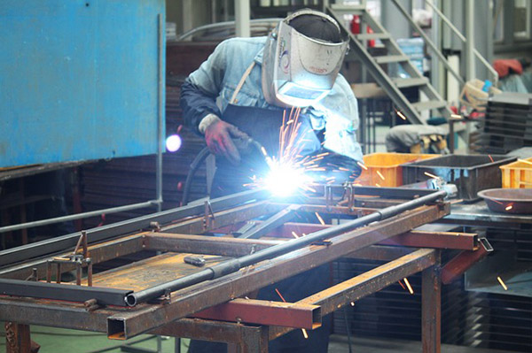 Indicador de la industria manufacturera mexicana se contrae 3.6 puntos en junio