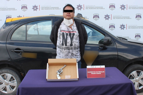 Policías detienen a malhechor armado tras robar a un transeúnte