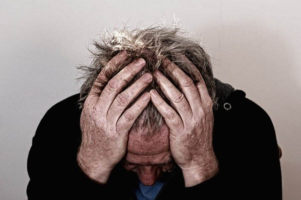 Estos son los productos y hábitos que causan migrañas
