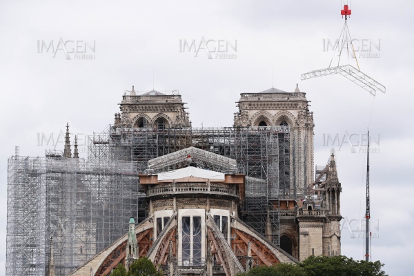 Torre de Notre-Dame será reconstruida en su forma original