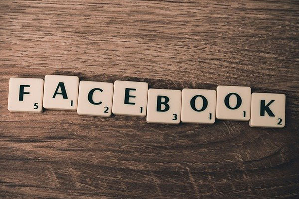 Facebook elimina páginas de bandas musicales por promover racismo y odio