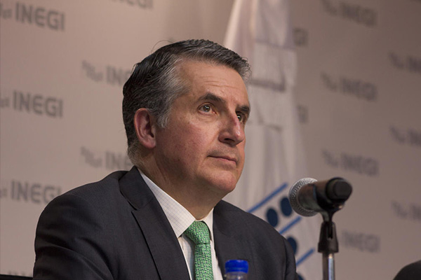 Julio Santaella, presidente del INEGI, da positivo a COVID-19