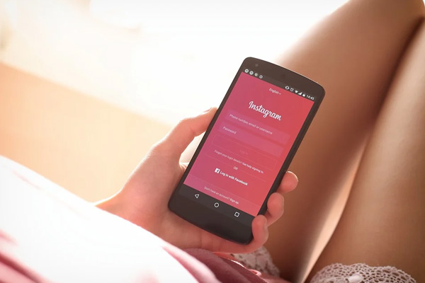 ¿Es cierto que Instagram prioriza las fotos de mujeres con poca ropa?