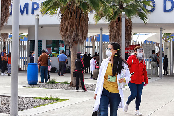 Curva de contagios en Puebla, por fin a la baja
