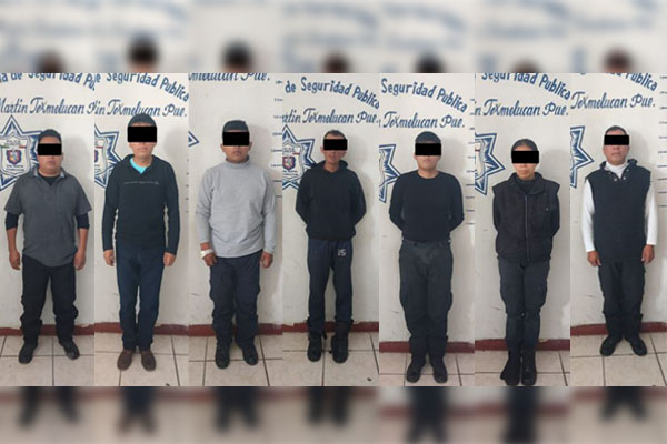 Detenidos 7 policías "piratas" en Texmelucan