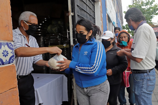 Familias mexicanas, sin apoyo federal para subsistir