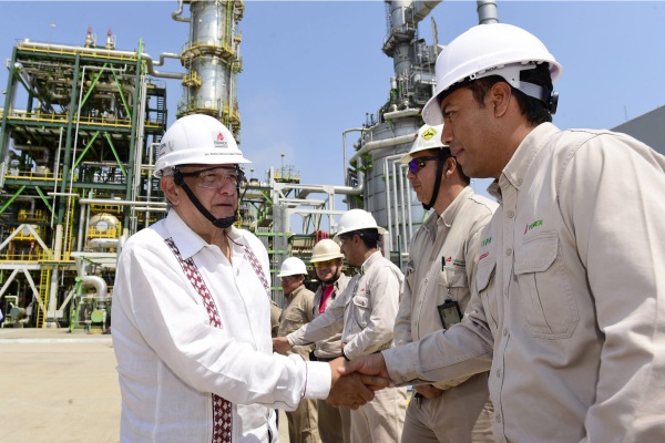 Reparto de culpas de AMLO llega al “consentido” PEMEX