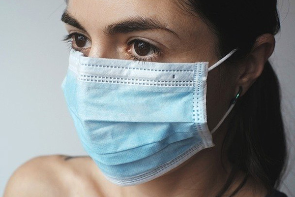 Salpullido en la boca podría ser otro síntoma del COVID-19, según científicos