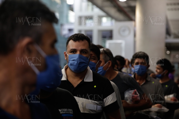EU deporta a migrantes en vuelos a México a pesar de la pandemia