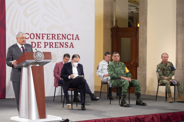 AMLO descarta "guerra" contra el narco