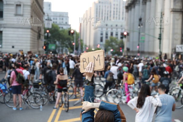 Tiroteo en protesta antirracismo deja un muerto en Texas