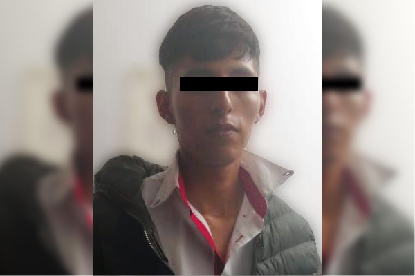 Joven alardeaba con un rifle; fue detenido por la Policía Municipal