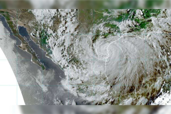 Tormenta tropical Hanna causa inundaciones y apagones en Texas