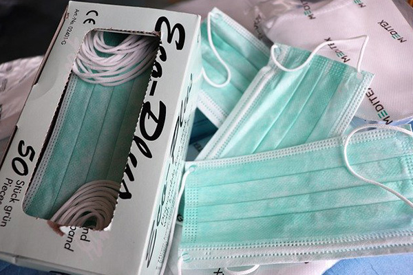 ¿Por qué debes cortar las tiras elásticas para desechar tus cubrebocas?