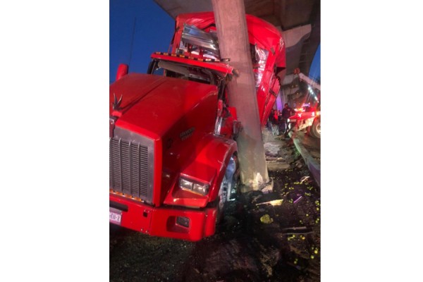 Accidente por un bache paraliza la México-Puebla por dos horas