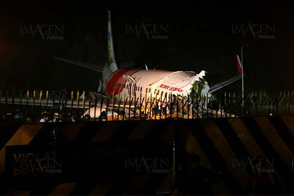 Hallan cajas negras del avión accidentado en la India