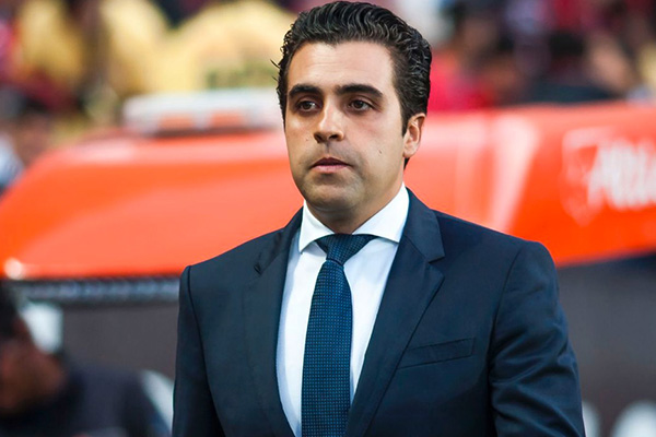 Nombran a Michel Leaño como DT interino de las Chivas tras cese de Tena