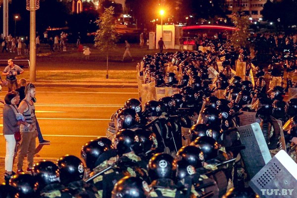 La policía bielorrusa asegura tener bajo control las protestas tras elecciones