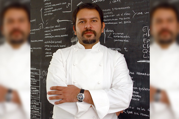 Arremete chef Enrique Olvera contra comensales por pedir “chiles toreados y limón” para sus platillos
