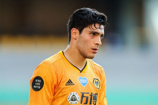 Raúl Jiménez falla penal y eliminan al Wolves de la Europa League