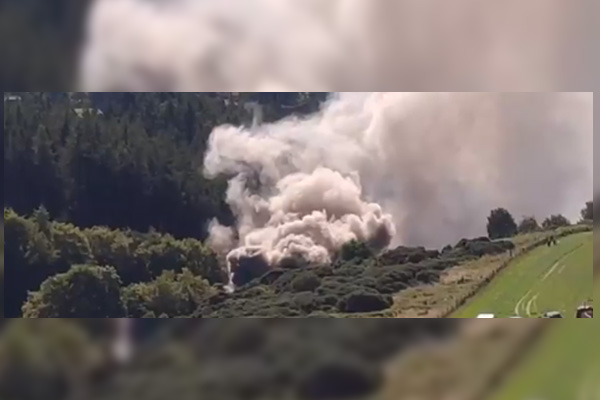 Descarrilamiento de tren en Escocia deja 3 muertos