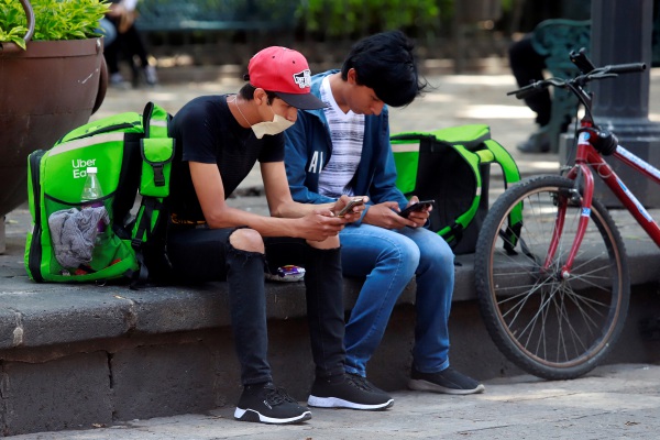 Caída de empleos se frena en México durante julio