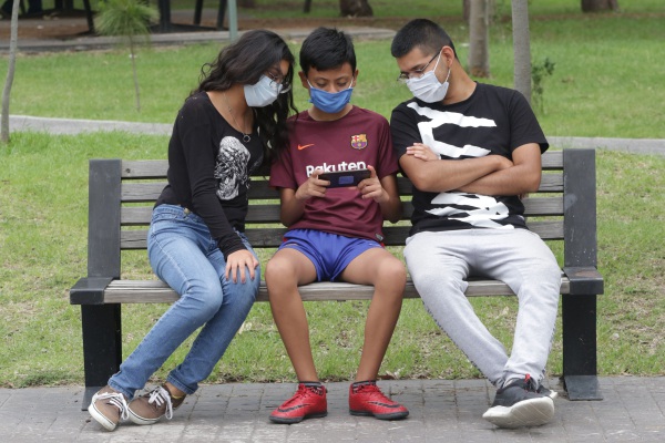 Jóvenes, los grandes perdedores en la pandemia de COVID-19