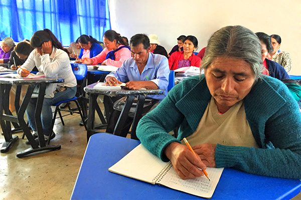 Cumple IEEA 21 años combatiendo el rezago educativo