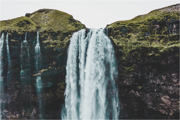 Cascada se traga a dos turistas y no los vuelven a ver