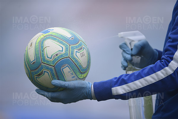 El coronavirus frena la danza millonaria del futbol