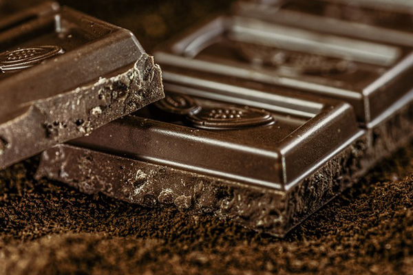 Falla en fábrica de Suiza provoca "lluvia" de chocolate