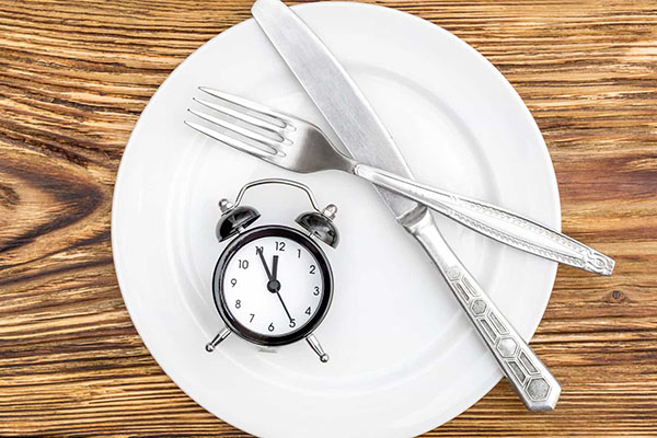 Ayuno intermitente, dieta que combate la diabetes tipo 2 y el sobrepeso
